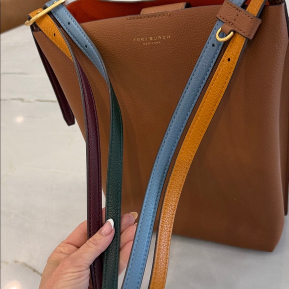 Tory Burch Perry Fine Leather Tote - Picture 3 of 16